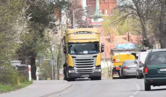 Samorządowcy z miast i gmin położonych wzdłuż DK 55 zabiegają o nadwiślański korytarz transportowy.