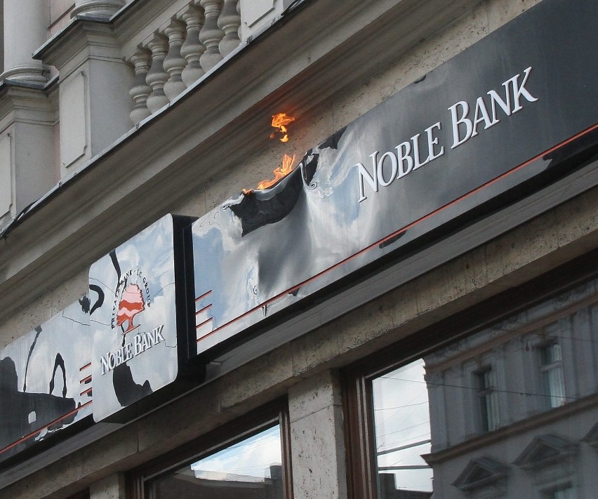 Spłonął billboard reklamowy banku przy ul. Piotrkowskiej 125...