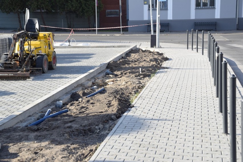 Budowa parkingu w Skierniewicach idzie pełną parą [ZDJĘCIA]