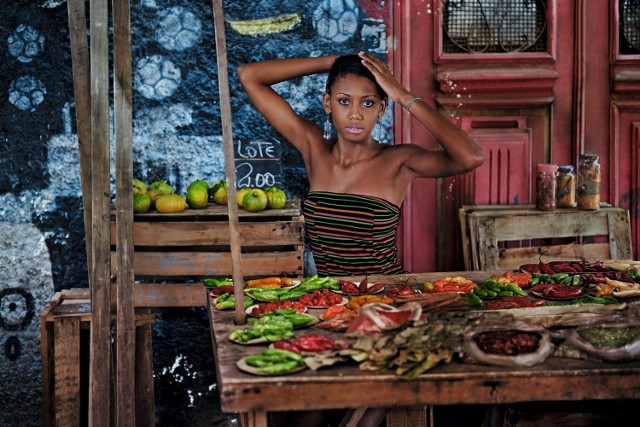 Sprzedawczyni owoców z Rio de JaneiroKALENDARZ PIRELLI 2013 - NASTĘPNE ZDJĘCIE