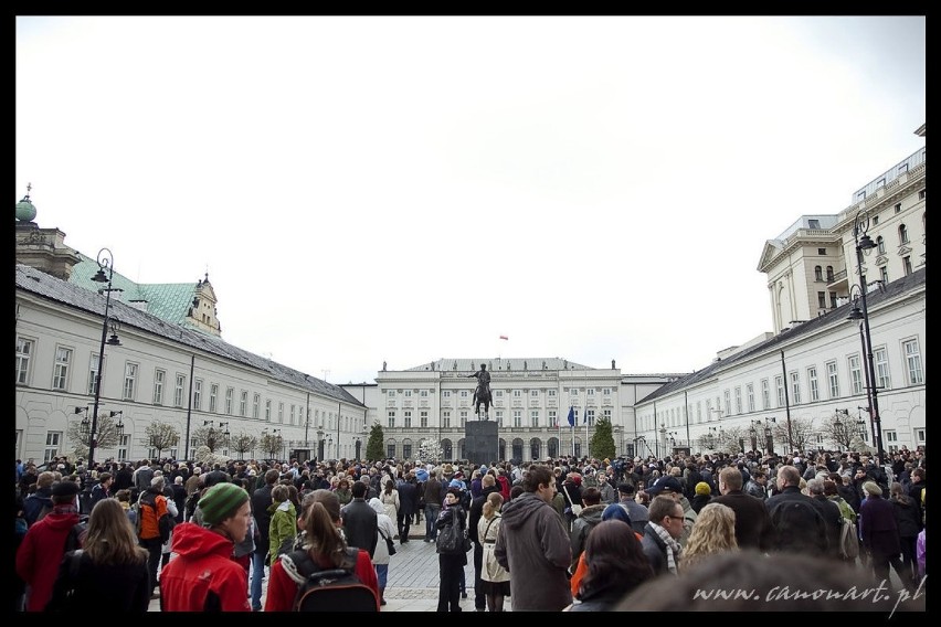 Przedpołudnie przed Pałacem Prezydenckim. Fot. Dariusz...