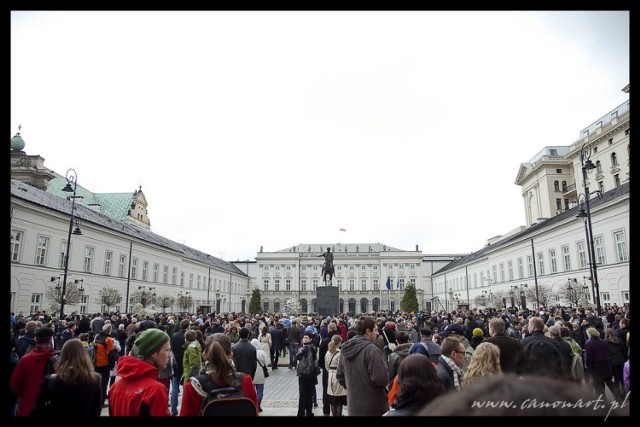 Przedpołudnie przed Pałacem Prezydenckim. Fot. Dariusz Bartosiak