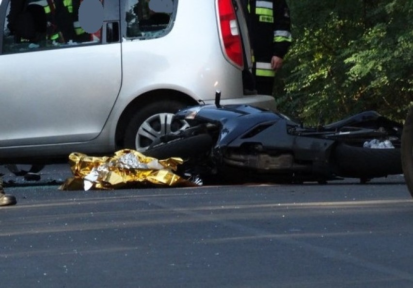 Fatalny wypadek motocykla i osobowej Skody pod Sątopami