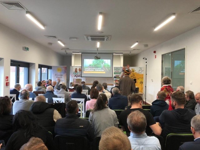 I Konferencja ZSAiO Moszczanica "Tradycja i naturalna bioróżnorodność w pszczelarstwie-lokalne bezpieczeństwo żywnościowe"
