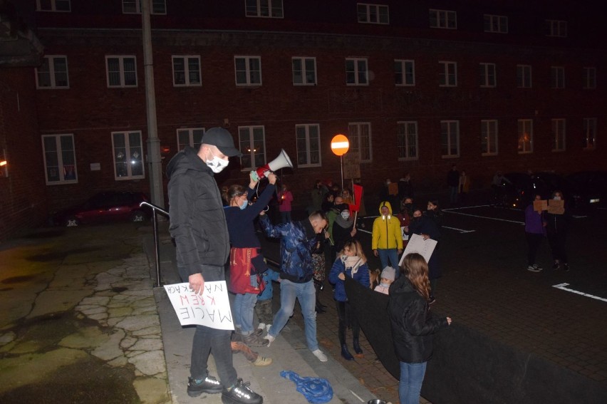 Kolejny marsz przeciwko orzeczeniu TK w Nowym Dworze Gdańskim. W niedzielę protestujący przejdą po raz trzeci