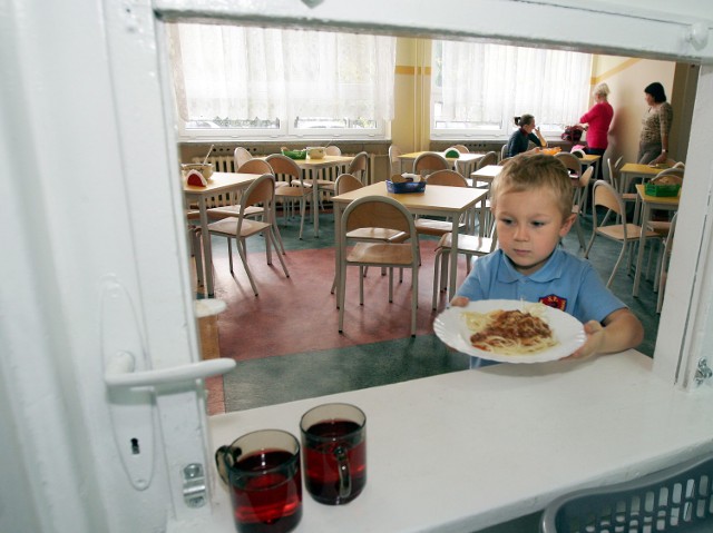 Rodzice zabiegają o  tańsze obiady