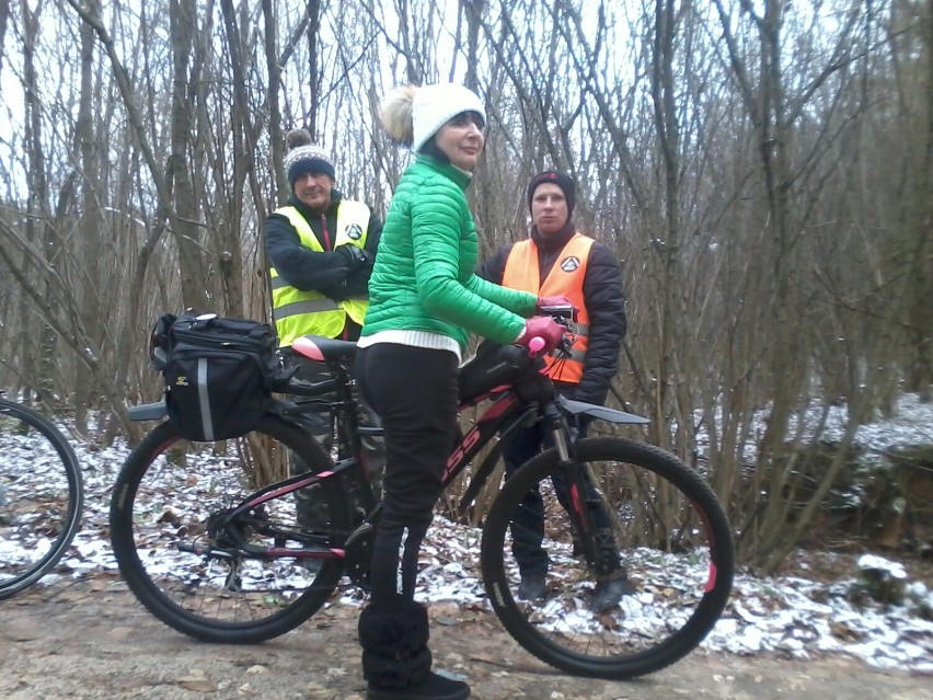 Rowerzyści z załogi Zgrzyt Bełchatów przecierają szlaki na zimowe wyprawy