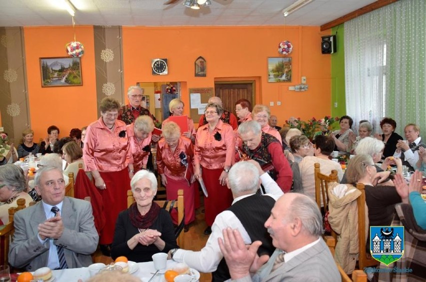 W Klubie Seniora w Ząbkowicach Śląskich świętowano Dzień Kobiet