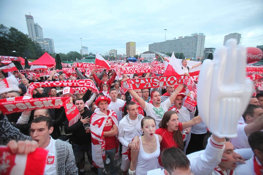 Strefa kibica w Katowicach szaleje na meczu Polska - Rosja [ZDJĘCIA]