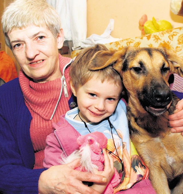 Lidka to bardzo radosne dziecko. Babcia stworzyła dla niej dom