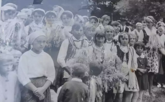 Dożynki z dawnych lat: Cała wieś świętowała w Chrząstowie