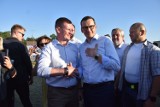 Premier Mateusz Morawiecki w Wiosce w gminie Skępe zainaugurował program 800 plus. Zdjęcia