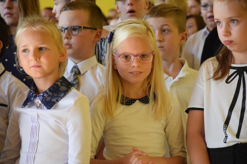 Inauguracja roku szkolnego w SP4 w Skierniewicach [FILM, ZDJĘCIA]