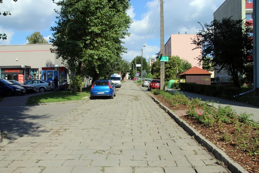 Sprawdź, które drogi w Kraśniku zostaną wyremontowane. Burmistrz podpisał umowy na kolejne inwestycje