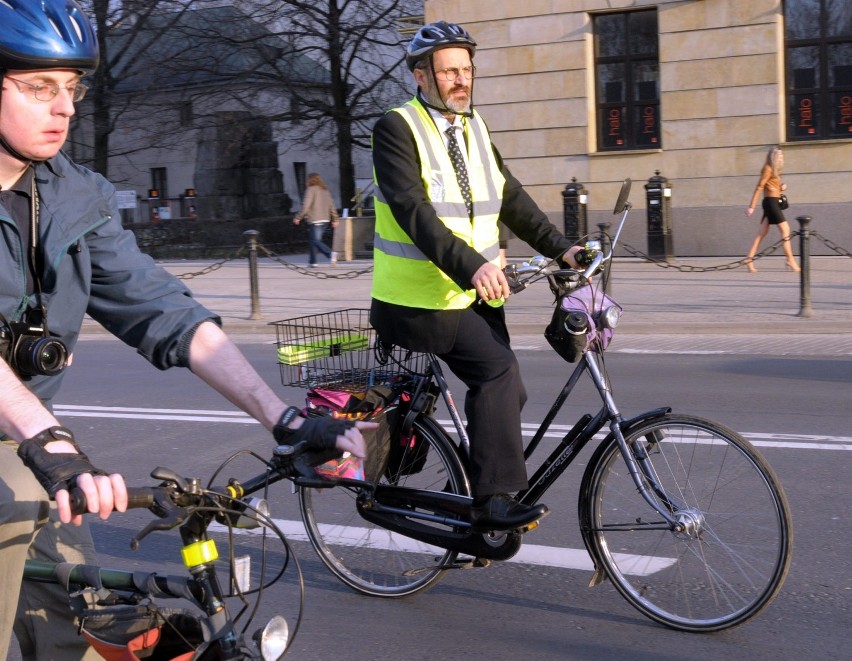 Ghost bike: Lubelscy rowerzyści uczcili pamięć rowerzystki