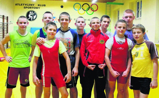 Młodzi zapaśnicy z Piotrkowa nie dali się rywalom i z Katowic wrócili z medalami
