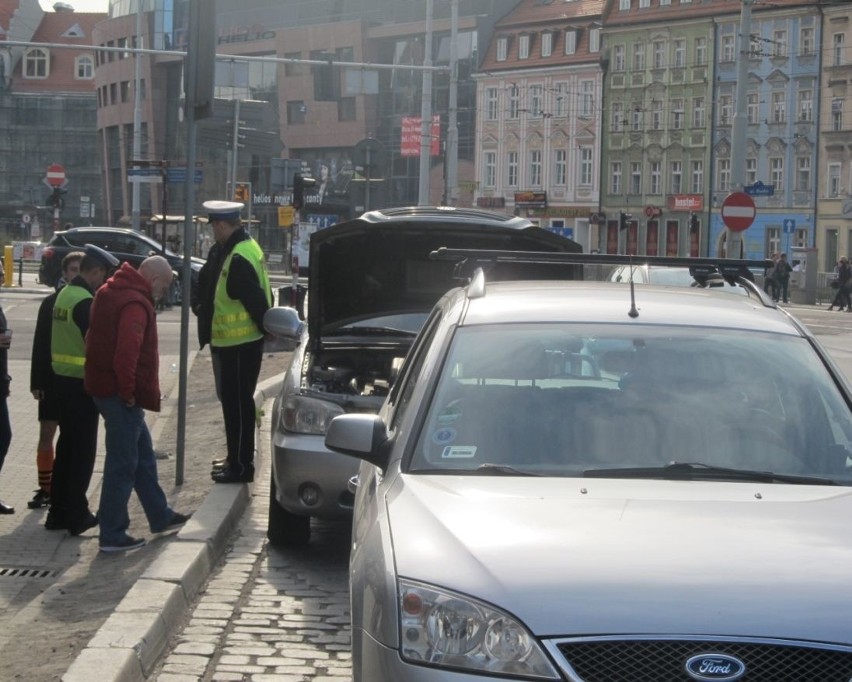 Wrocław: Dwie kolizje na ulicach miasta (ZDJĘCIA)