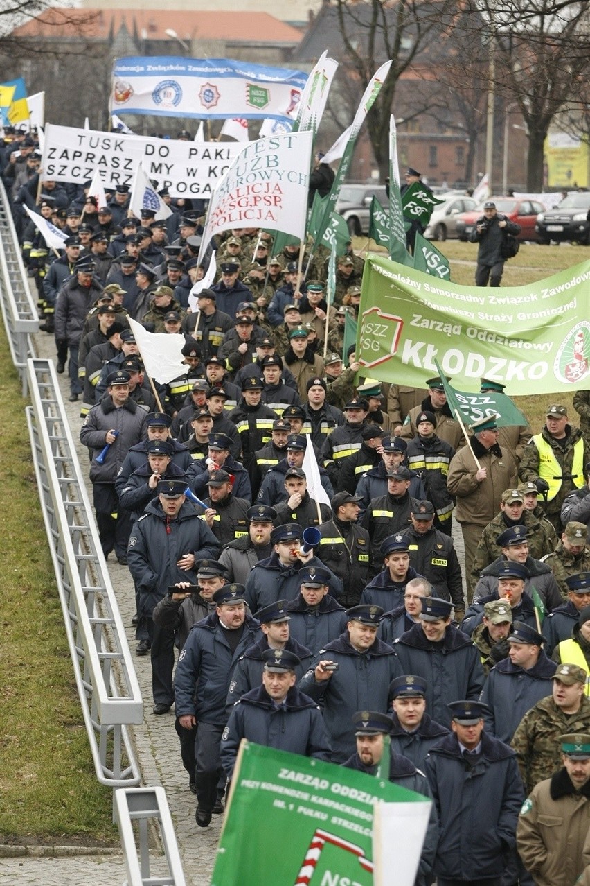 Wrocław: Służby mundurowe protestowały (FILM I ZDJĘCIA)