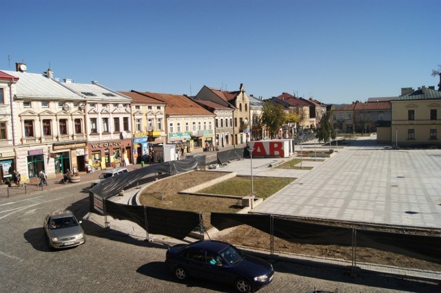 Nowotarski rynek jest już prawie gotowy. Do wykonania pozostały jeszcze ostatnie prace