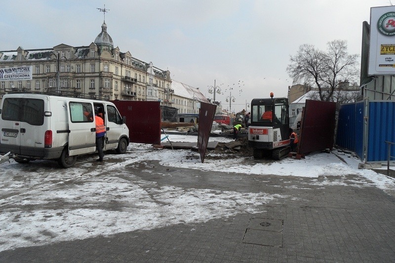 Częstochowa: Przebudowa alei NMP trwa nawet zimą [ZOBACZ ZDJĘCIA]