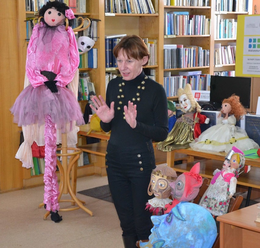 Malbork. W bibliotece dla dzieci i młodzieży odbyły się warsztaty teatralne [ZDJĘCIA]