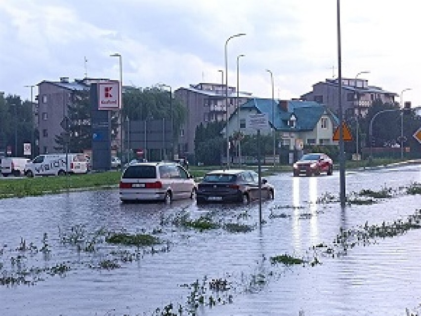 W poniedziałek pływała gm. Konopnica, we wtorek Wieluń. Dziś mają być kolejne burze