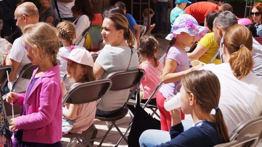 Festiwal LiterObrazki 2017. Zajęcia z sitodruku przyciągnęły małych bydgoszczan! [zdjęcia, wideo] 