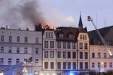 Pożar w Bytomiu. Ewakuowanych zostało 12 mieszkańców kamienicy. Z ogniem walczyło 36 strażaków