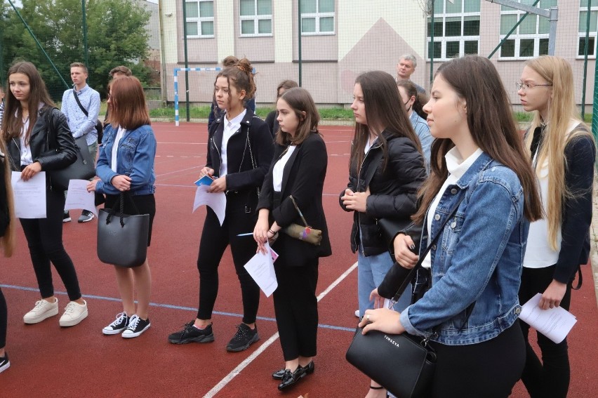  Rozpoczęcie roku szkolnego 2020/2021 w V  Liceum Ogólnokształcącym im Romualda Traugutta w Radomiu