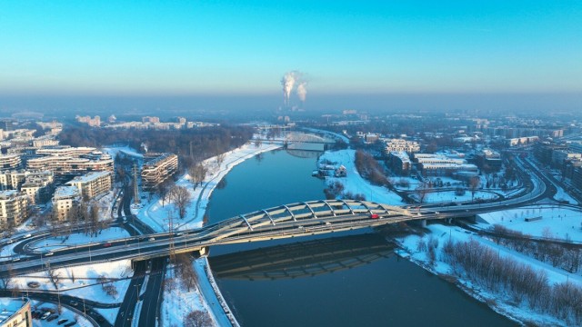 Między ziemią, a błękitnym niebem jest siwy pas smogu