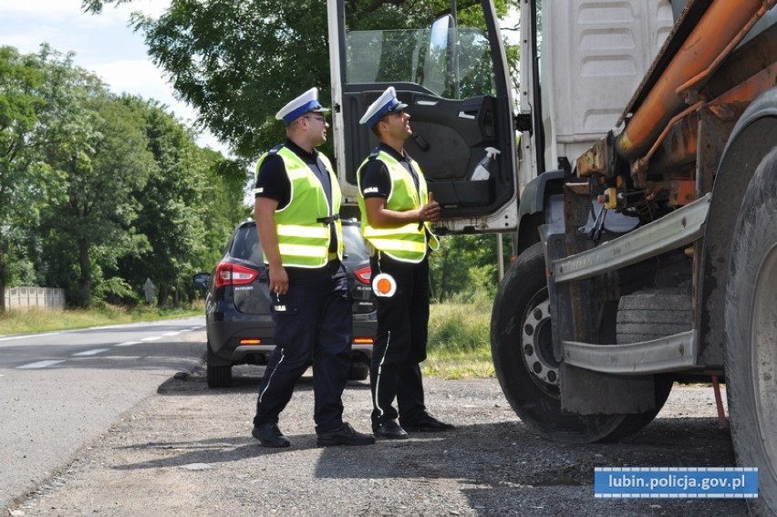 Kontrolują ciężarówki w całym powiecie lubińskim