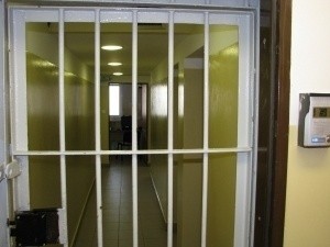 Gwałt w więzieniu w Chełmie: Zarzuty dla strażników