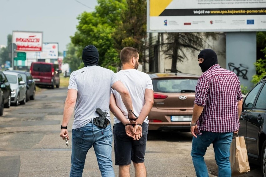 W całym kraju policja, KAS i CBA zatrzymało 37 osób. Do...