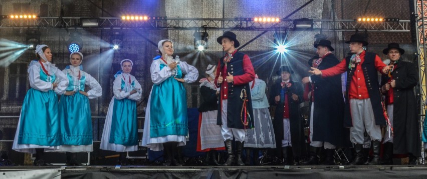 Dni Szamotuł 2018. Zespół Folklorystyczny "Szamotuły" na scenie [ZDJĘCIA]