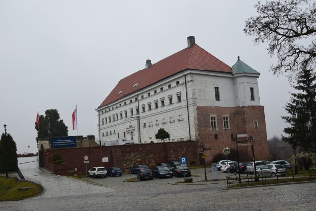 Pierwszego kwietnia  w Muzeum Zamkowym w Sandomierzu rozpoczął się sezon turystyczny. W związku z tym zmianie uległy godziny otwarcia Muzeum. Pojawiły się także nowości przy zakupie biletów.