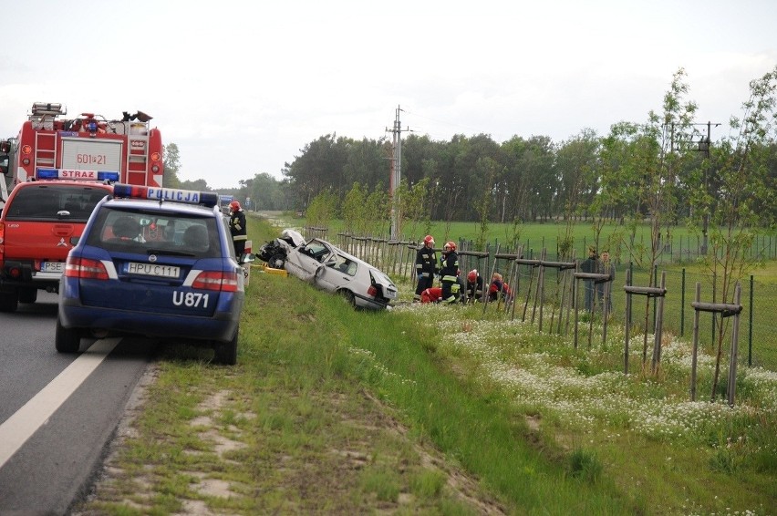 Karambol i śmierć kierowcy na obwodnicy Śremu [ZDJĘCIA]