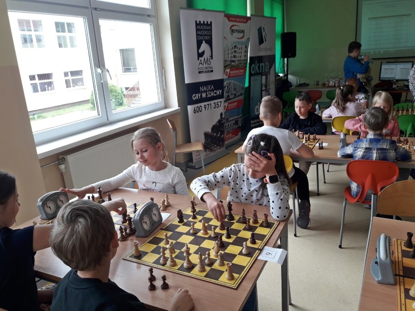 W SP nr 6 w Kościerzynie odbył się turniej szachowy. Zgłosiło się 60 uczniów ze szkół podstawowych i ,,zerówek”
