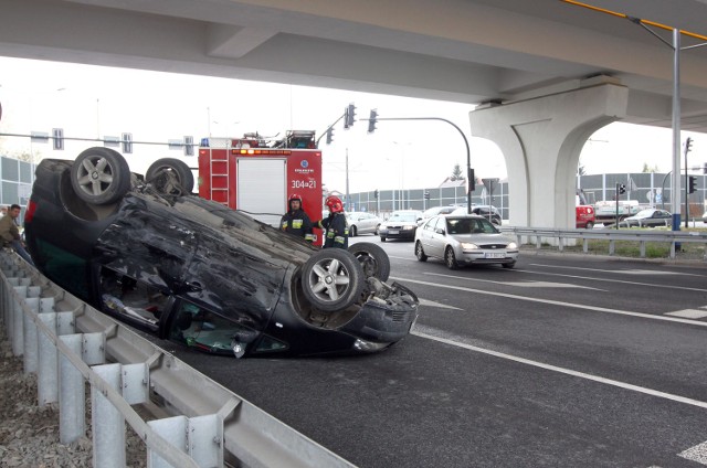 Kraków. Wypadek przy estakadzie przy ul. Nowohuckiej