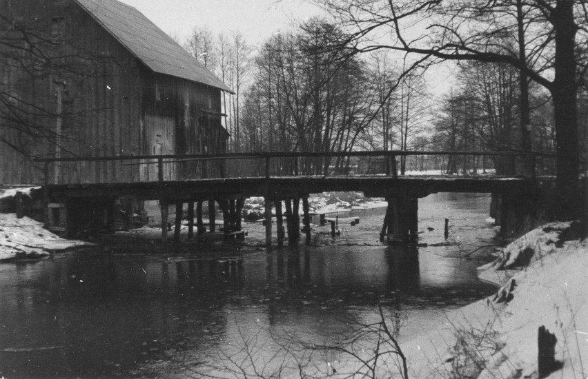 Zemborzyce, most przy młynie, styczeń 1971 r....