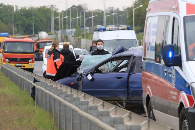 W wakacje przybywa czarnych punktów śmierci w całej Polsce. Przyczyną większości jest nadmierna prędkość