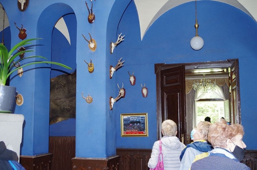 Pałac w Bulowicach coraz częściej przyciąga turystów i...