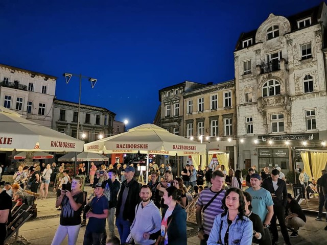 Tak wyglądała zabawa w ramach pierwszego spotkania z cyklu Mysłowice Alternatywnie. Dla mieszkańców zagrał Tomasz Makowiecki

Zobacz kolejne zdjęcia. Przesuń zdjęcie - kliknij strzałkę lub przycisk NASTĘPNE