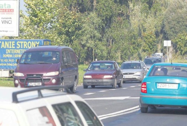 Urzędnicy zamierzają wymienić nakładkę bitumiczną oraz zmienić ...