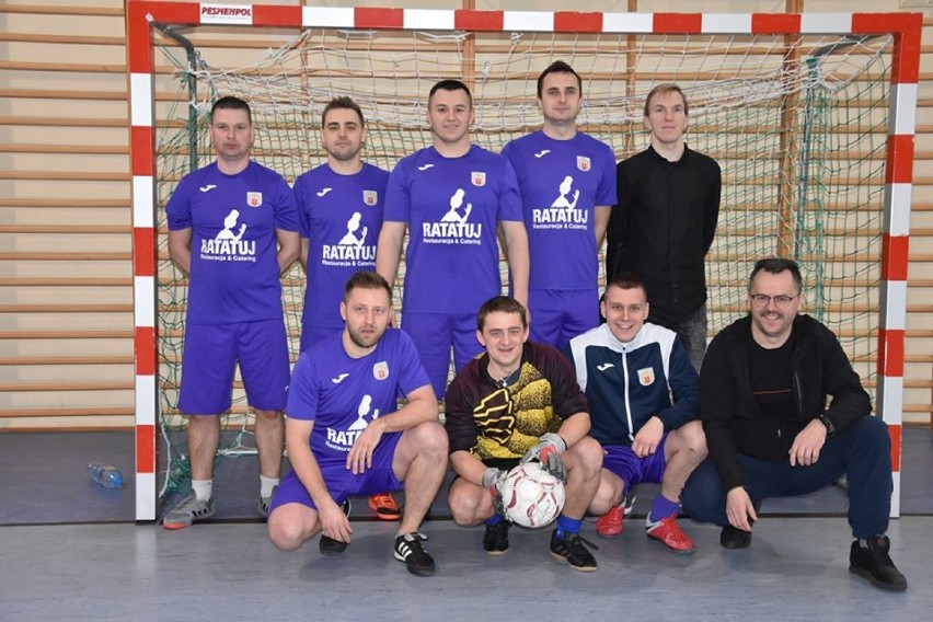 Drużyny OSP rozegrały Turniej Piłki Halowej Puchar Wójta Gminy Tarnówka 