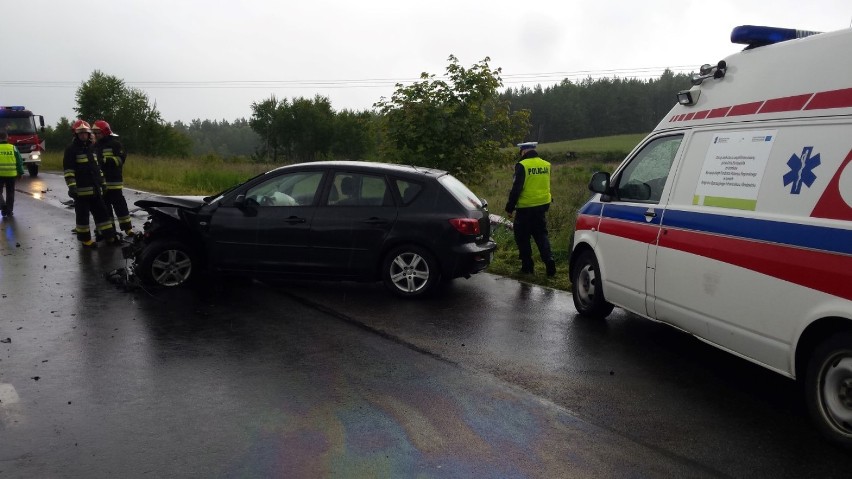 Wypadek drogowy na trasie Ugoszcz - Studzienice. Zderzyły się dwa pojazdy [ZDJĘCIA] 
