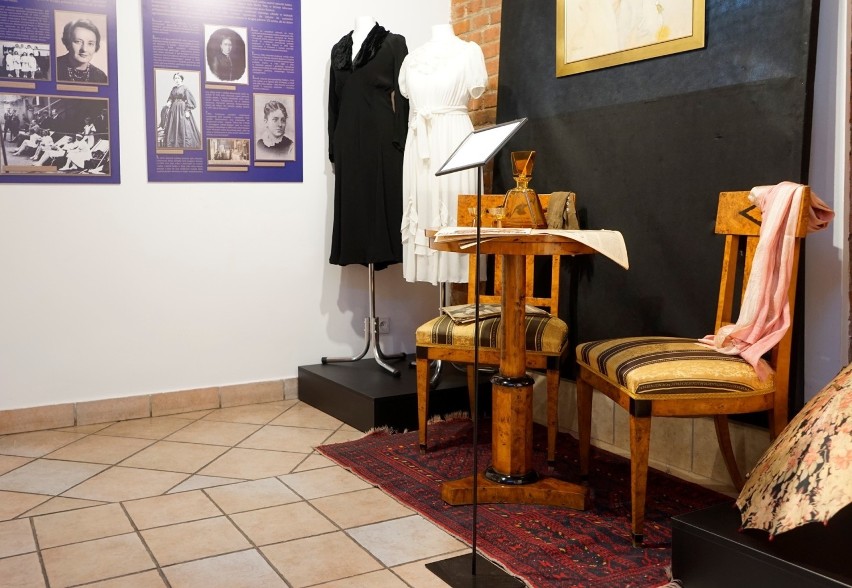 W Muzueum Miasta Zgierza otwarta została kontrowersyjna wystawa "Damy i Gorszycielki"