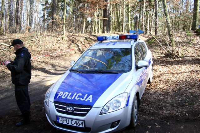 Mężczyzn podejrzewanych o podpalenie leśniczówki zatrzymali kryminalni z Komendy Wojewódzkiej Policji w Poznaniu