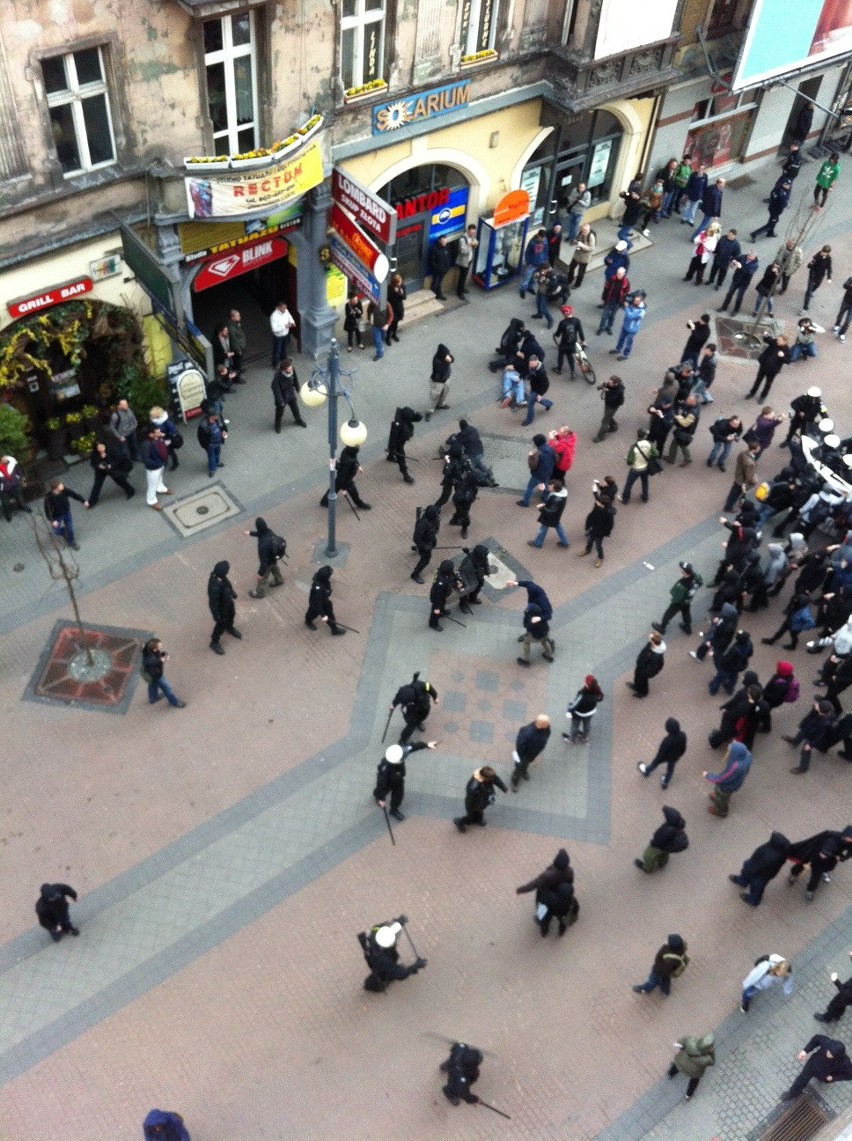 Zadyma w Katowicach: Antyfaszyści starli się z policją na marszu narodowców