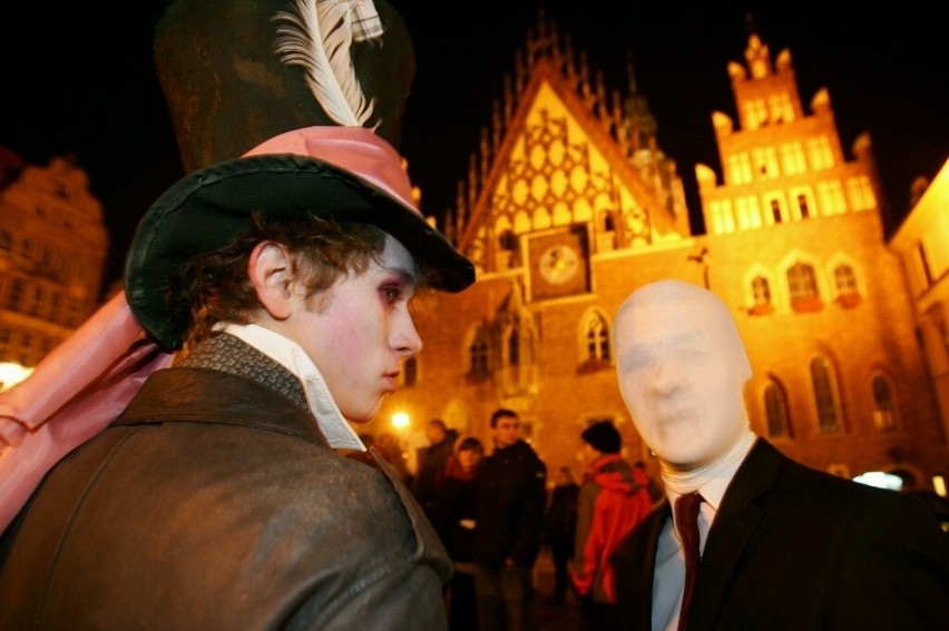 Wrocław: Parada Halloween dotarła na Rynek