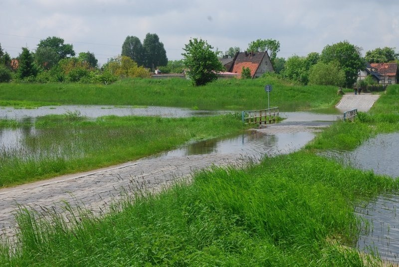 Zalany most na Swojczycach